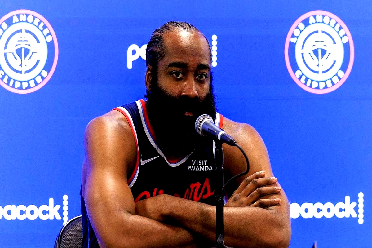 刚刚！洛杉矶快船关键时刻更衣室发声哈登连续三场比赛得分超过出色防守，清晨北京国安调整名单以备亚冠 