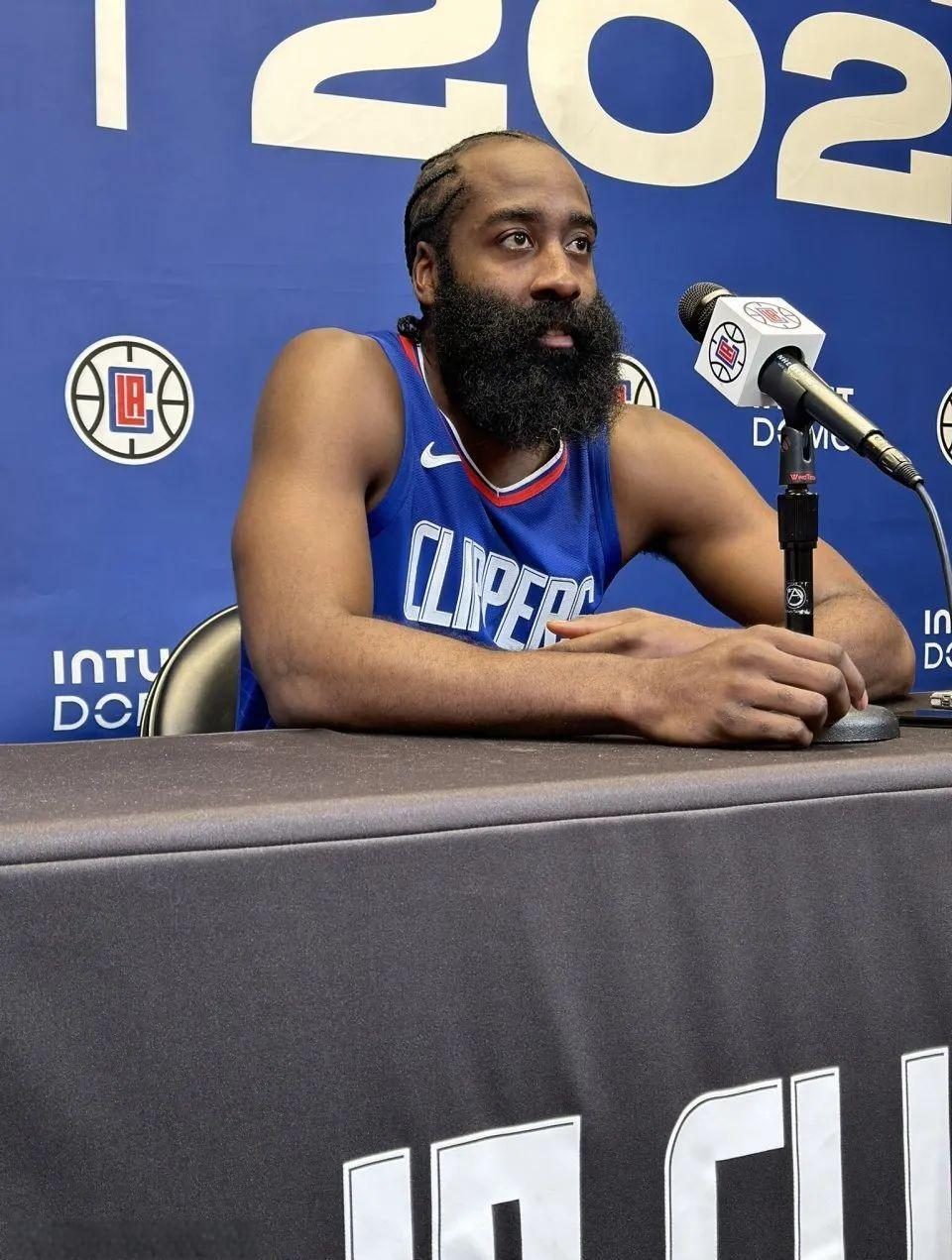 刚刚！洛杉矶快船关键时刻更衣室发声哈登连续三场比赛得分超过出色防守，清晨北京国安调整名单以备亚冠 