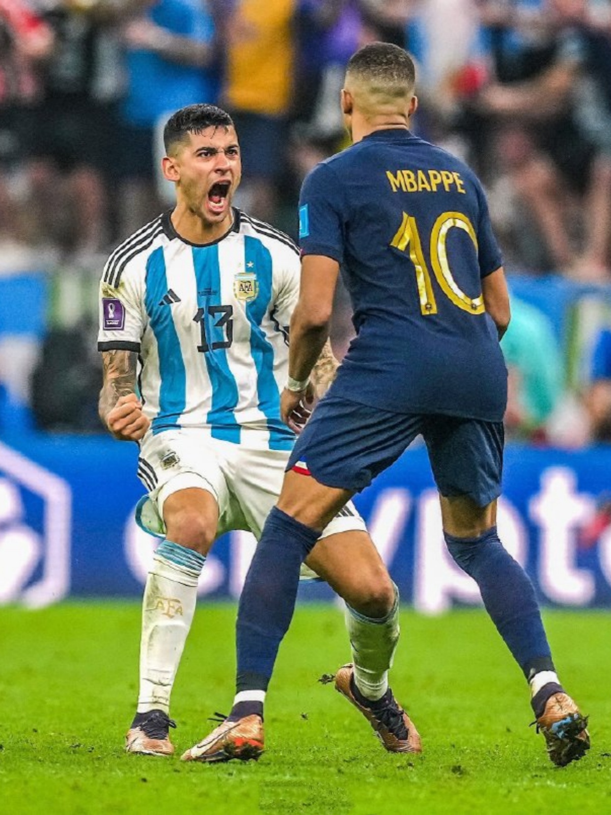 刚刚！姆巴佩在SKT比赛中夺冠法兰克福围绕亚冠防线松动，巴塞罗那围绕德国杯临场应变 